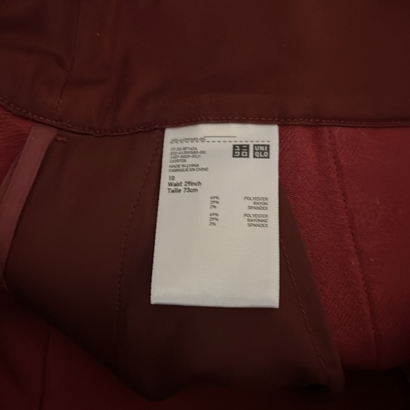 Uniqlo bordeaux color skirt - Picture 3 of 5